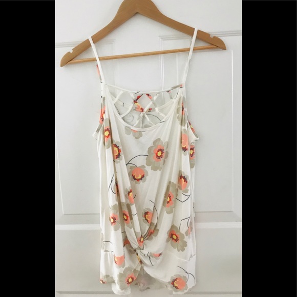 Maurice’s floral top - Picture 1 of 3